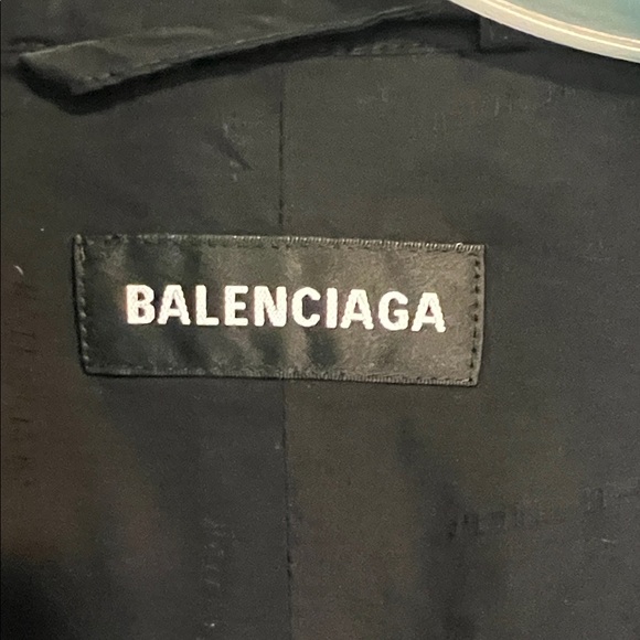 Balenciaga Monochrome Windbreaker for Men - Picture 2 of 8